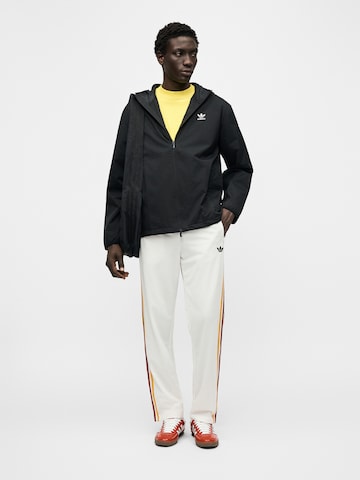 ADIDAS ORIGINALS Демисезонная куртка 'ESSENTIALS' в Черный