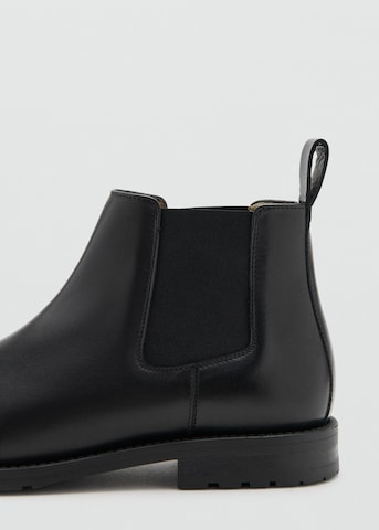 MANGO MAN Chelsea Boots in Black