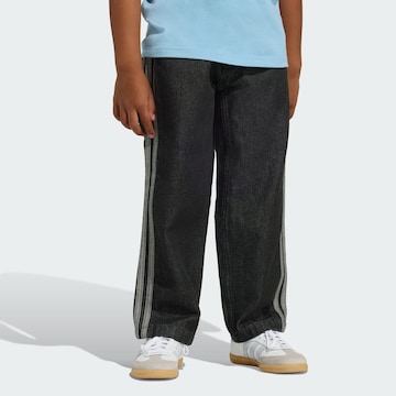 ADIDAS ORIGINALS - Loosefit Vaquero 'Firebird' en negro: frente