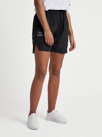 Hummel Regular Shorts in Schwarz