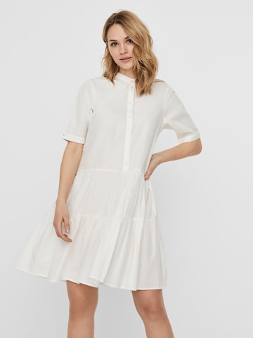 Robe-chemise 'Delta' VERO MODA en blanc : devant