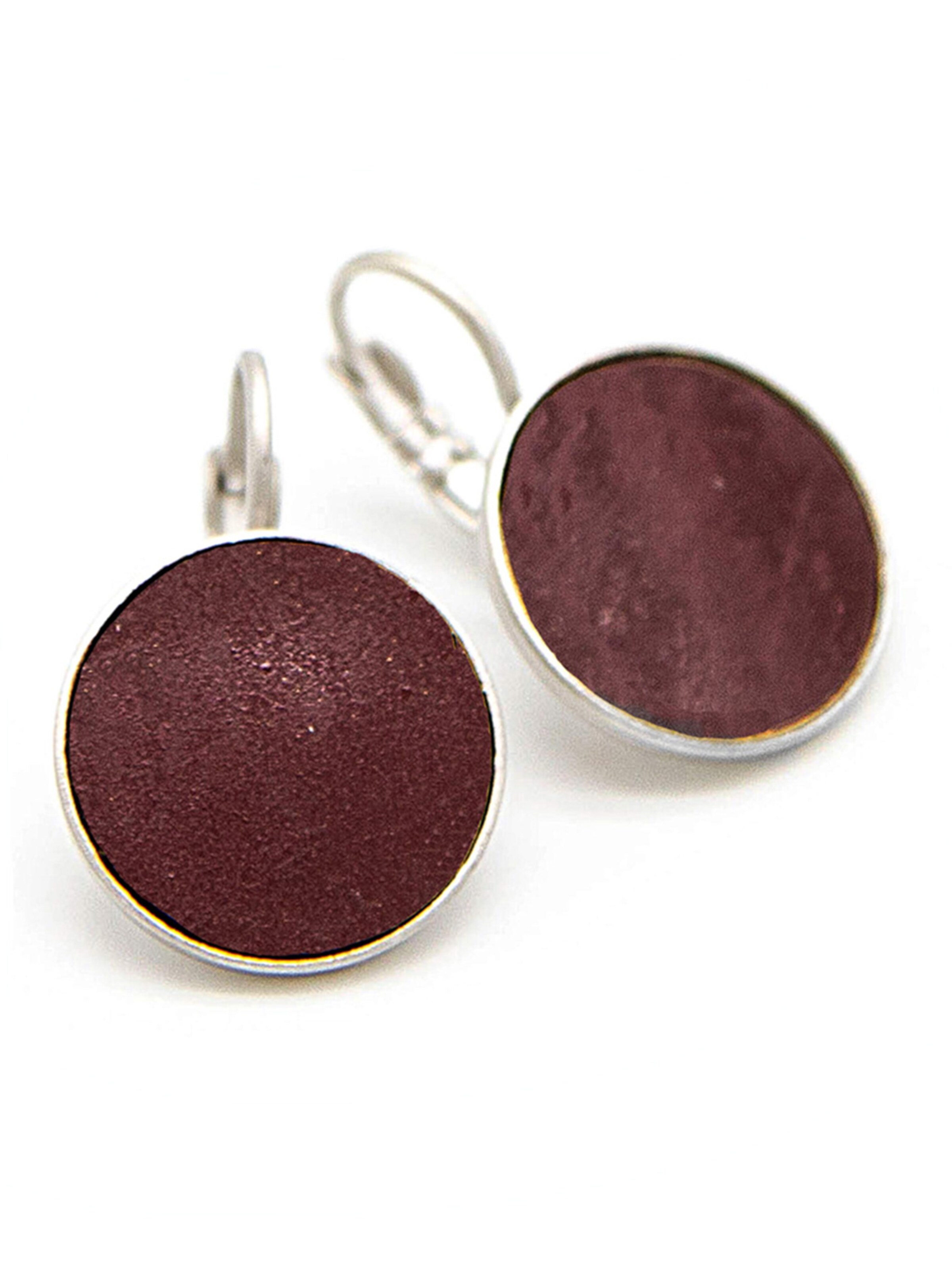 Sergio Engel Earrings 'Patina Ohrring 01 Elegante Edelstahlhänger mit patinierten Metallplättchen' in 15mm in Carmine red, Item view