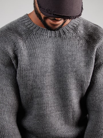 Pullover di Trendyol in grigio