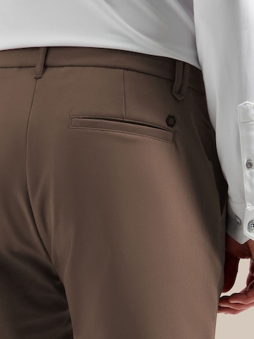 No Excess Regular Chino in Groen
