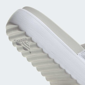 ADIDAS SPORTSWEAR - Sapato de praia/banho 'adilette' em branco