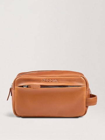 NEGOTIA Leather Toiletry Bag 'Mori' in Brown: front