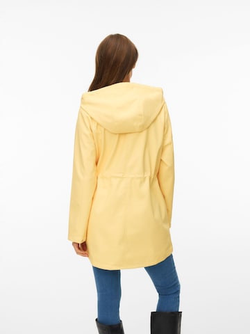 VERO MODA Between-Season Jacket 'VMMalou' in Yellow