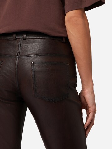RICANO - Slimfit Pantalón 'Dorin' en marrón