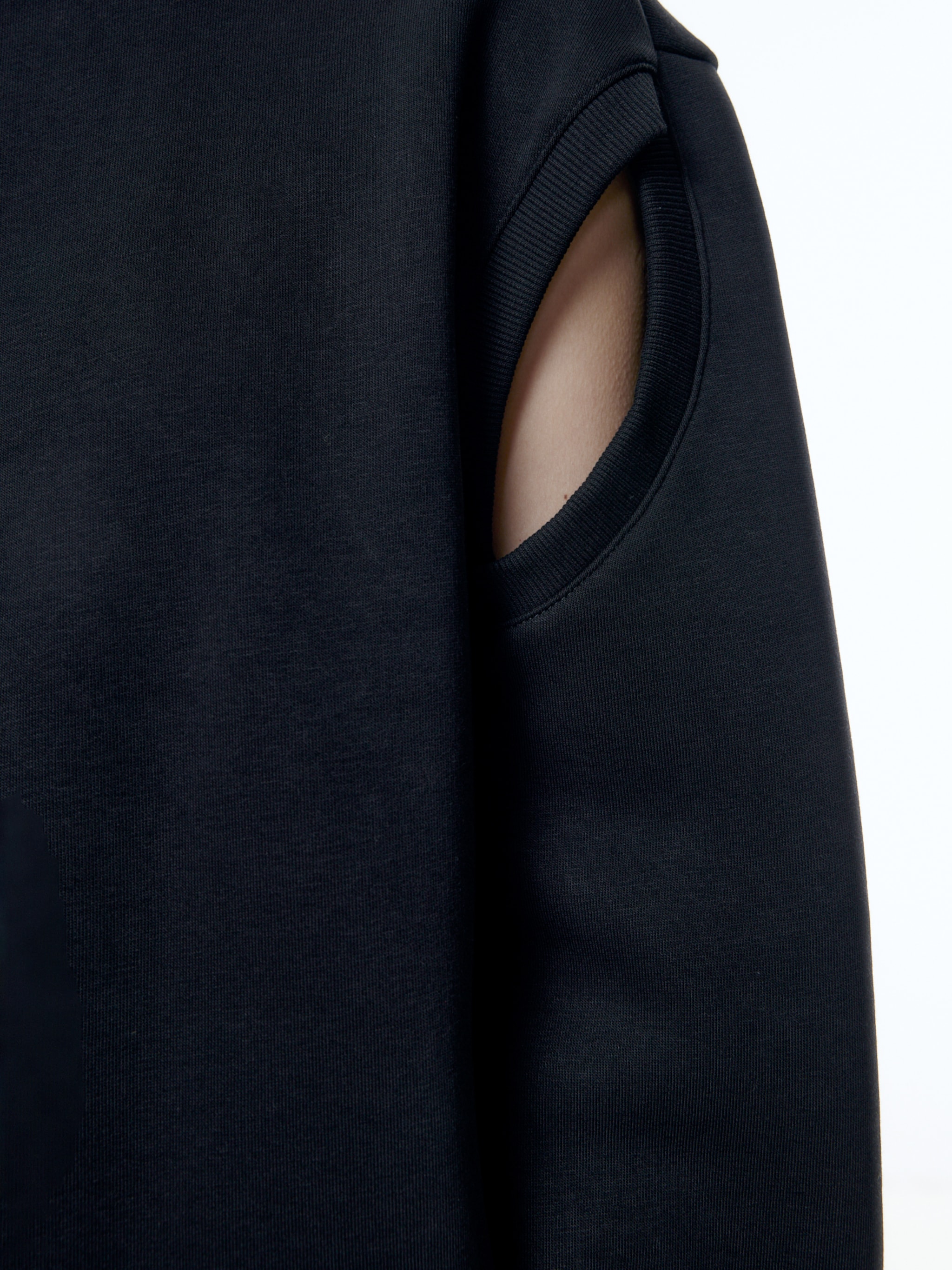 EDITED Sweatshirt 'Valda' schwarz