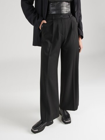 Nasty Gal Wide leg Pleat-front trousers in Black: front