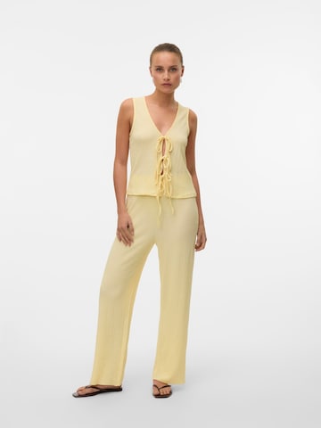VERO MODA - Top en amarillo