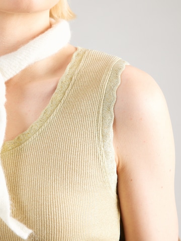 Top 'ONLCARLA' di ONLY in verde