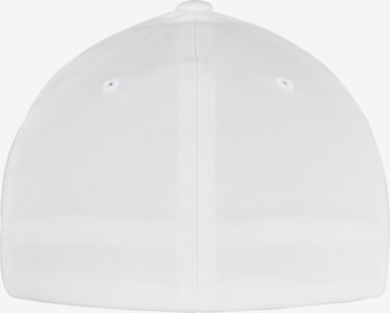 Cappello da baseball 'Alpha' di Flexfit in bianco