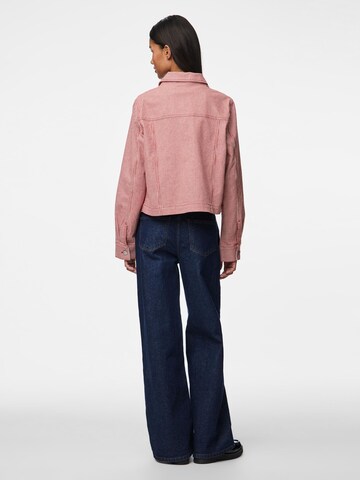 Veste mi-saison 'PCBillo' PIECES en rouge