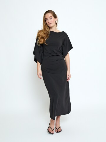 Peppercorn - Vestido 'Reille' en negro: frente