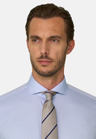Coupe regular Chemise Boggi Milano en bleu : devant