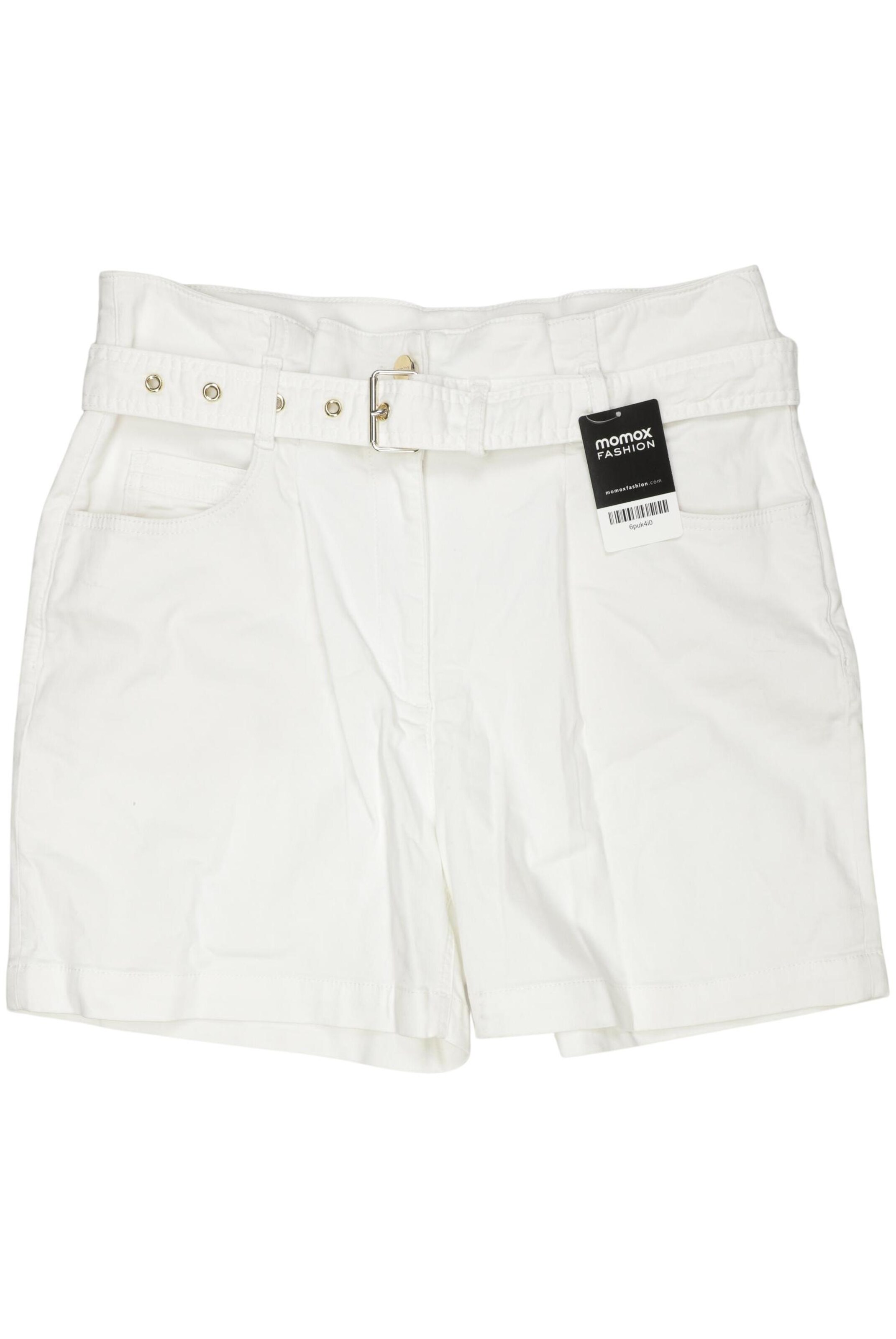 COMMA Shorts in L in White: front