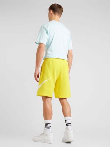Nike Sportswear Обычный Штаны 'Club' в Желтый