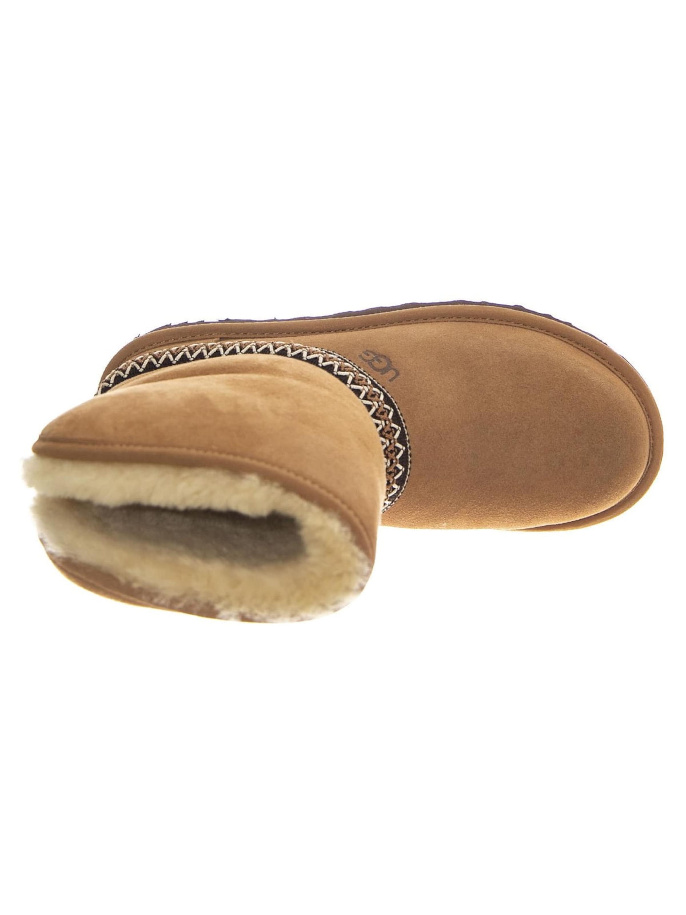 UGG Støvler 'W Classic Short Crescent Chestnut' i brun