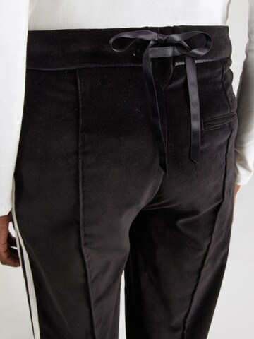 ADIDAS ORIGINALS Wide Leg Housut värissä musta