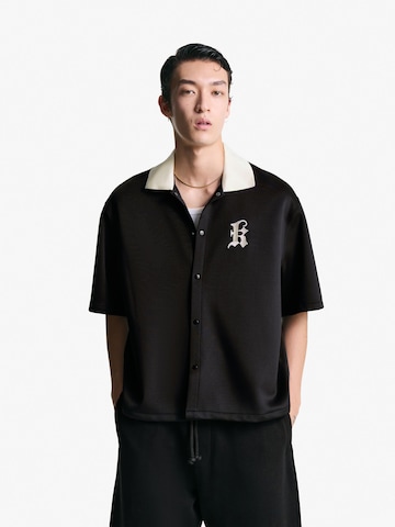 Fit confort Chemise Bershka en noir