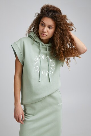 The Jogg Concept Sweater in Green: front