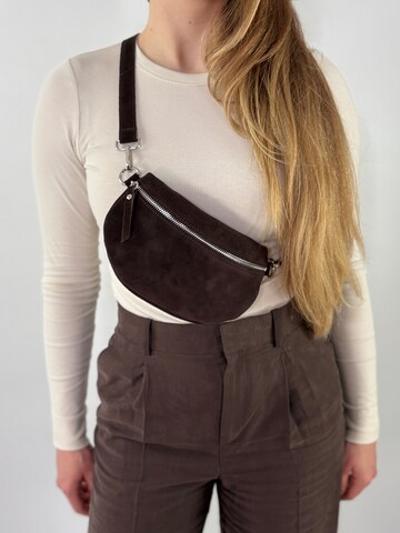 lePelou Fanny Pack 'VALENTINA small' in Brown