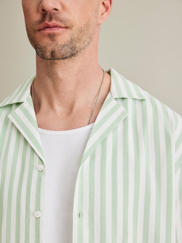 DAN FOX APPAREL Regular fit Button Up Shirt 'William' in Green