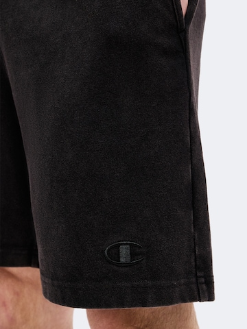 Regular Pantaloni de la Champion pe negru