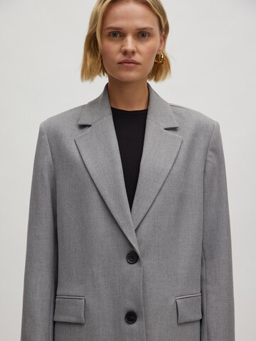 Blazer 'Kainoa' di EDITED in grigio