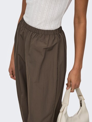 Barrel Pantaloni 'ONLAzra' di ONLY in marrone