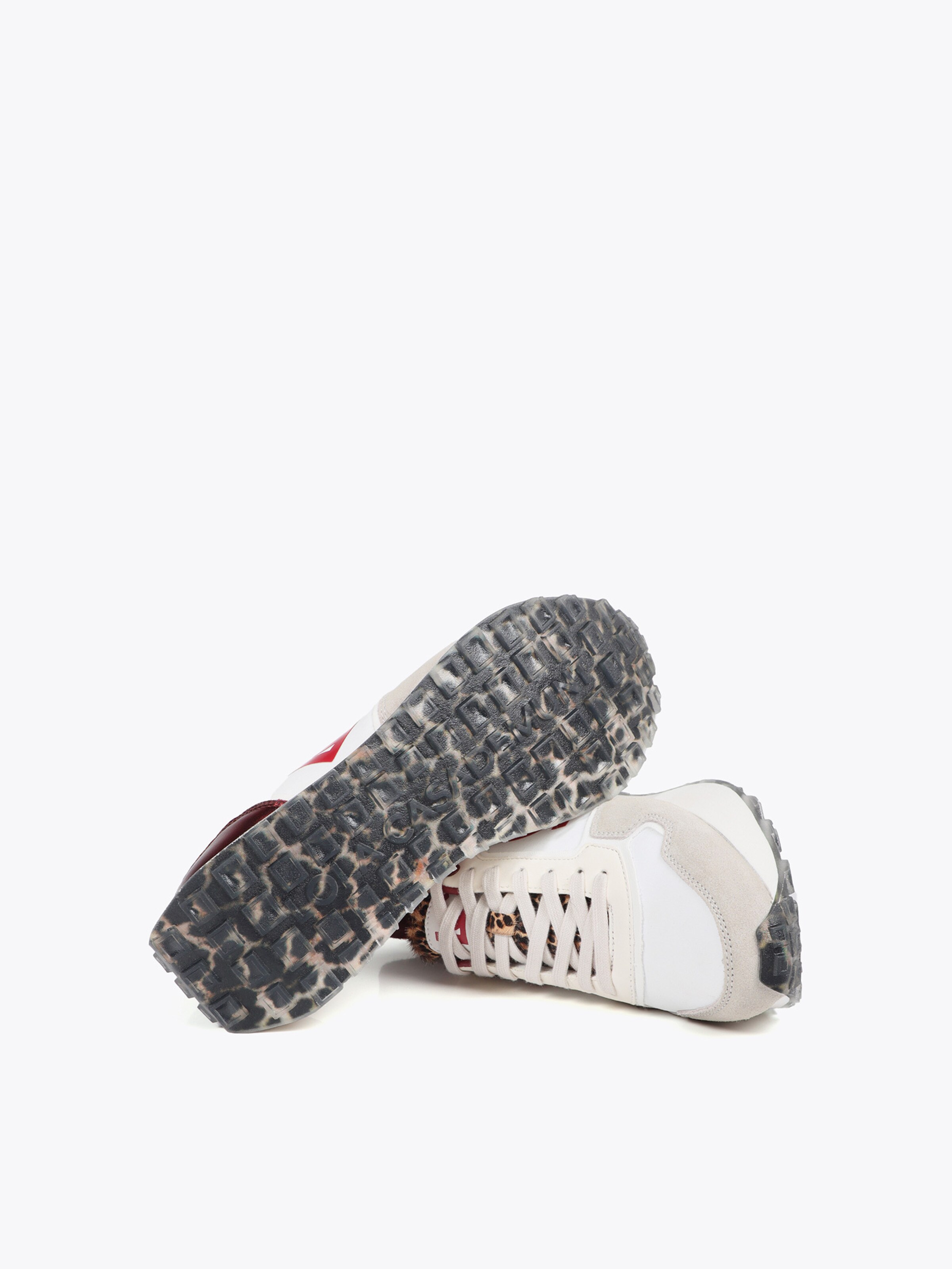 Lola Casademunt Matalavartiset tennarit värissä valkoinen