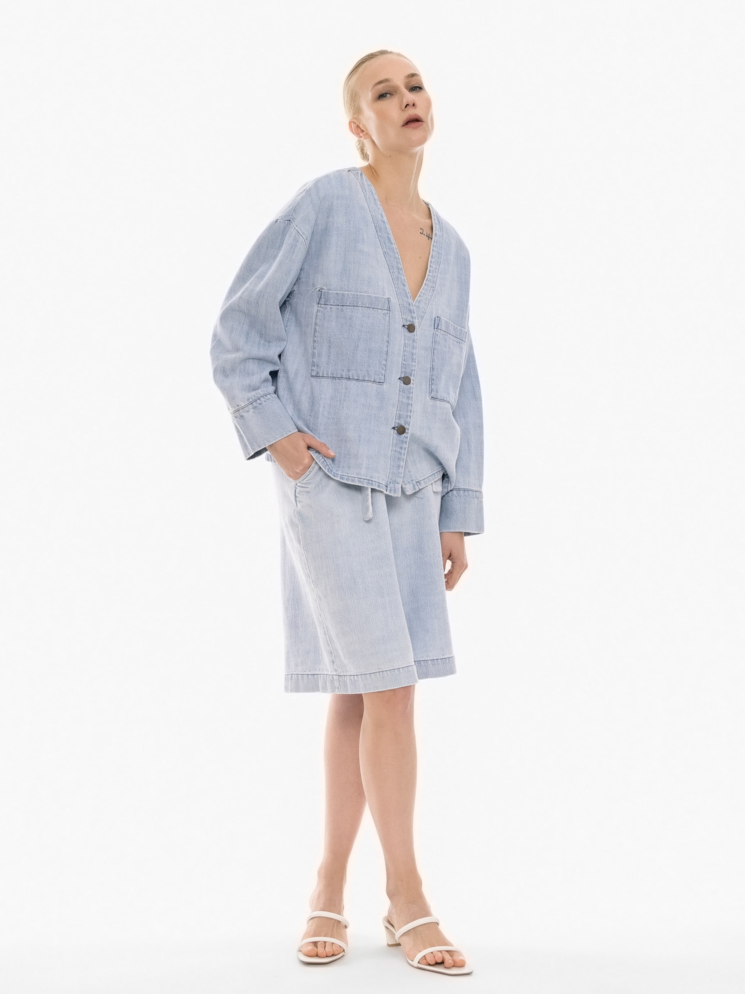 4TAILORS Loosefit Housut värissä sininen