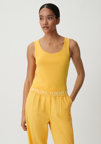 Tops en tricot COMMA en jaune : devant