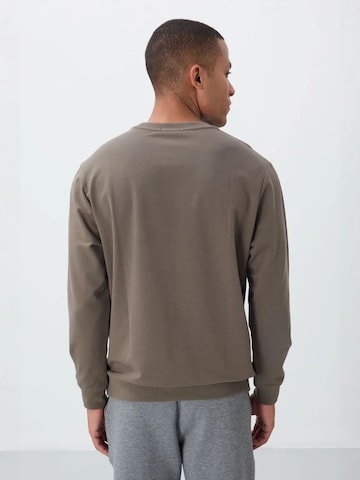 Tommy Life Sweatshirt in Braun