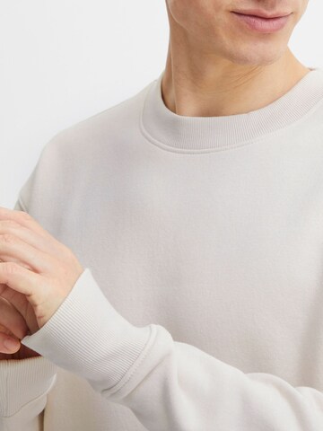 11 Project Sweatshirt in White