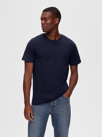 T-Shirt SELECTED HOMME en bleu : devant