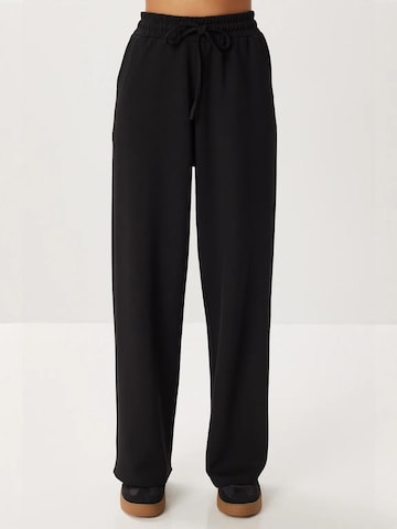 Pantalons de tailleur Happiness İstanbul en noir