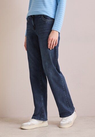 CECIL Loose fit Jeans in Blue: front