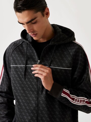 GUESS Sweatjacke in Schwarz