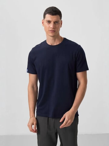 Tommy Life Shirt in Blue: front