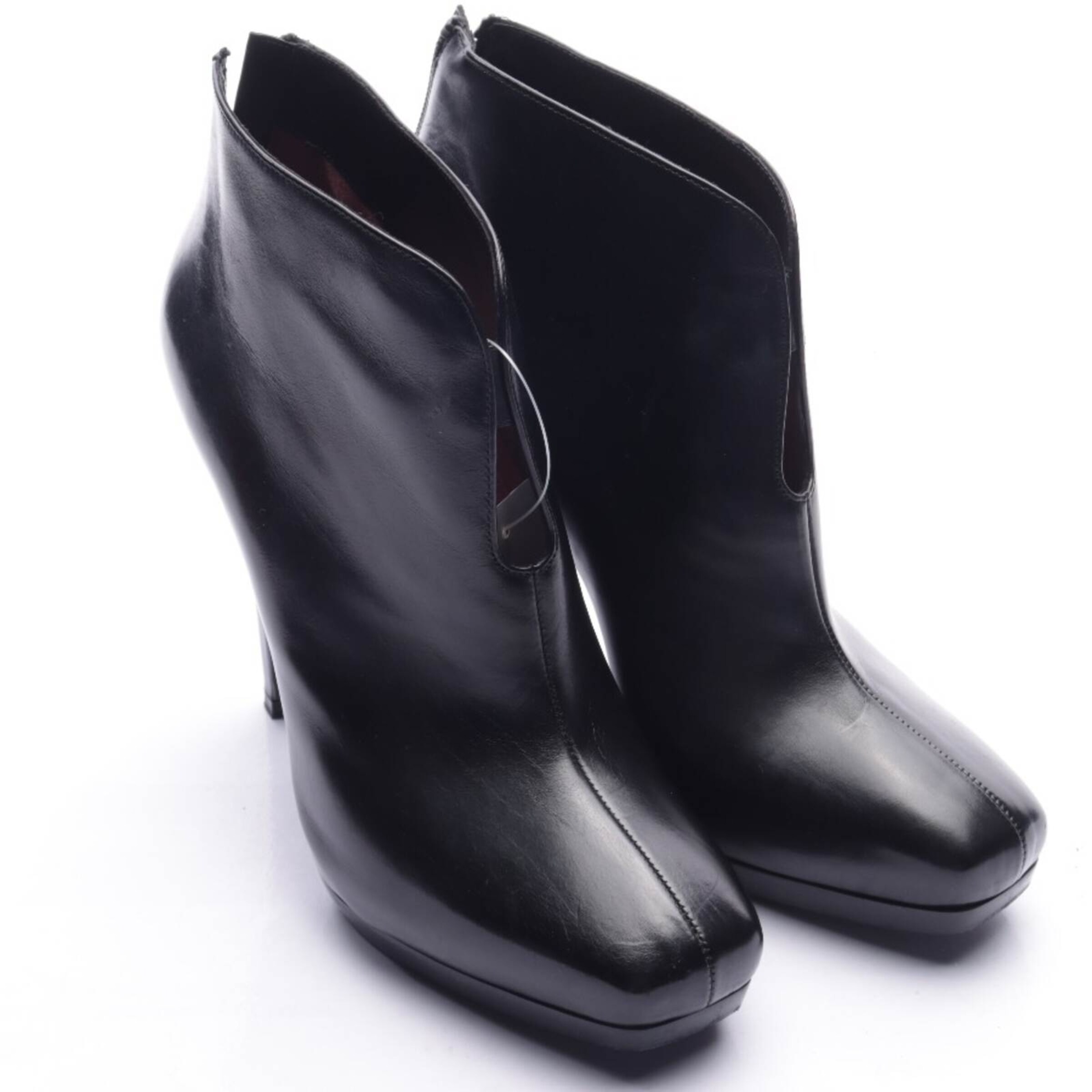 HERMÈS Dress Boots in 37 in Black: front