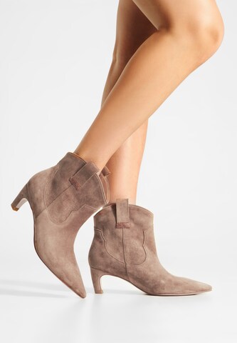 WODEN Boots 'Dicte Low' in Brown