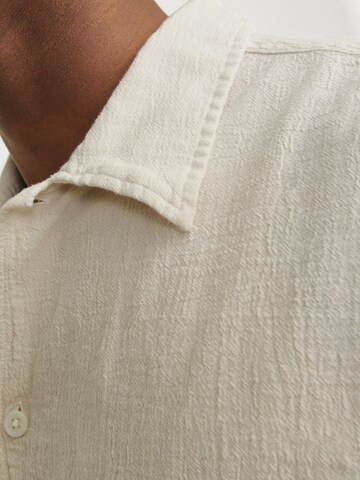 JACK & JONES Comfort fit Button Up Shirt in Beige