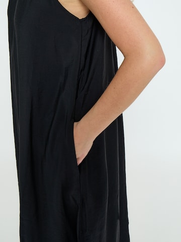 Peppercorn - Vestido 'Opeya' en negro