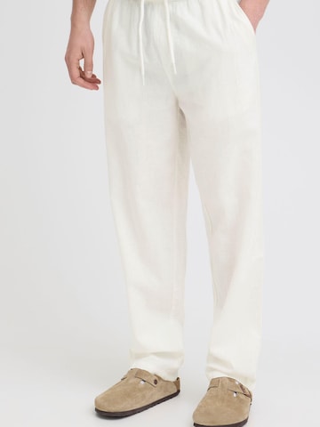 Loosefit Pantalon chino 'BHAban' BLEND en blanc