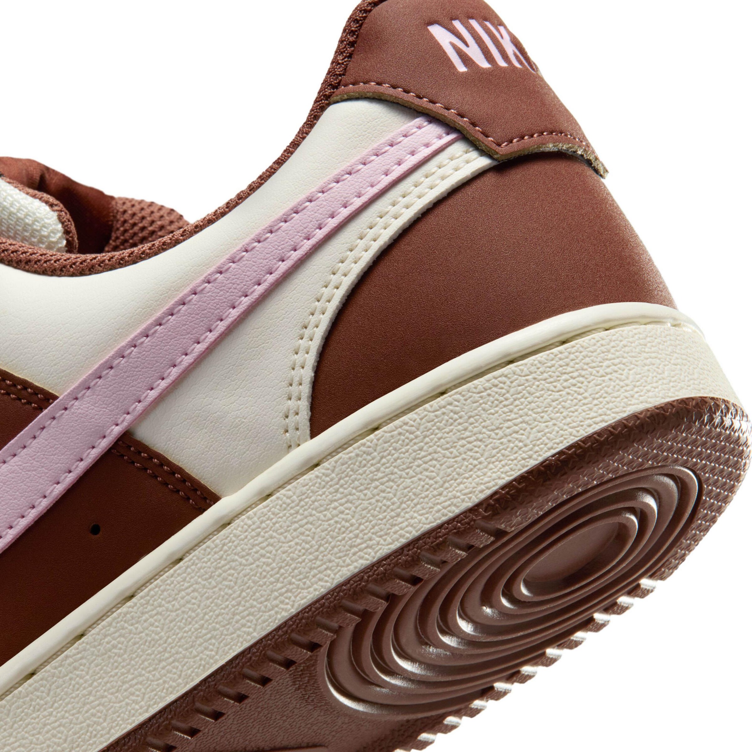 Nike Sportswear Sportschoen 'COURT VISION' in Bruin