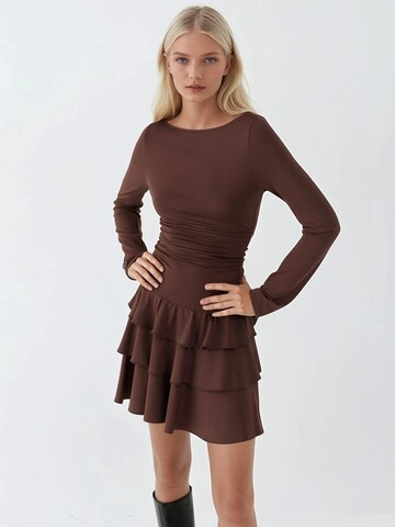 Hiccup Jurk in Bruin