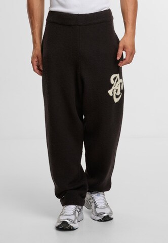 Another Cotton Lab Tapered Pants in Black