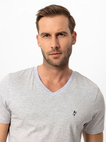 Jacey Quinn - Camiseta en gris